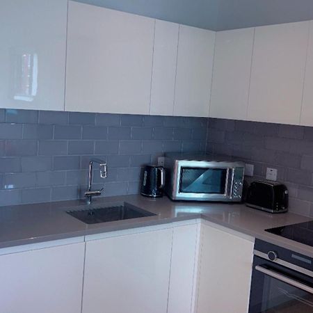 Ds Rentals - Entire 1 Bedroom Apartment London Exterior photo