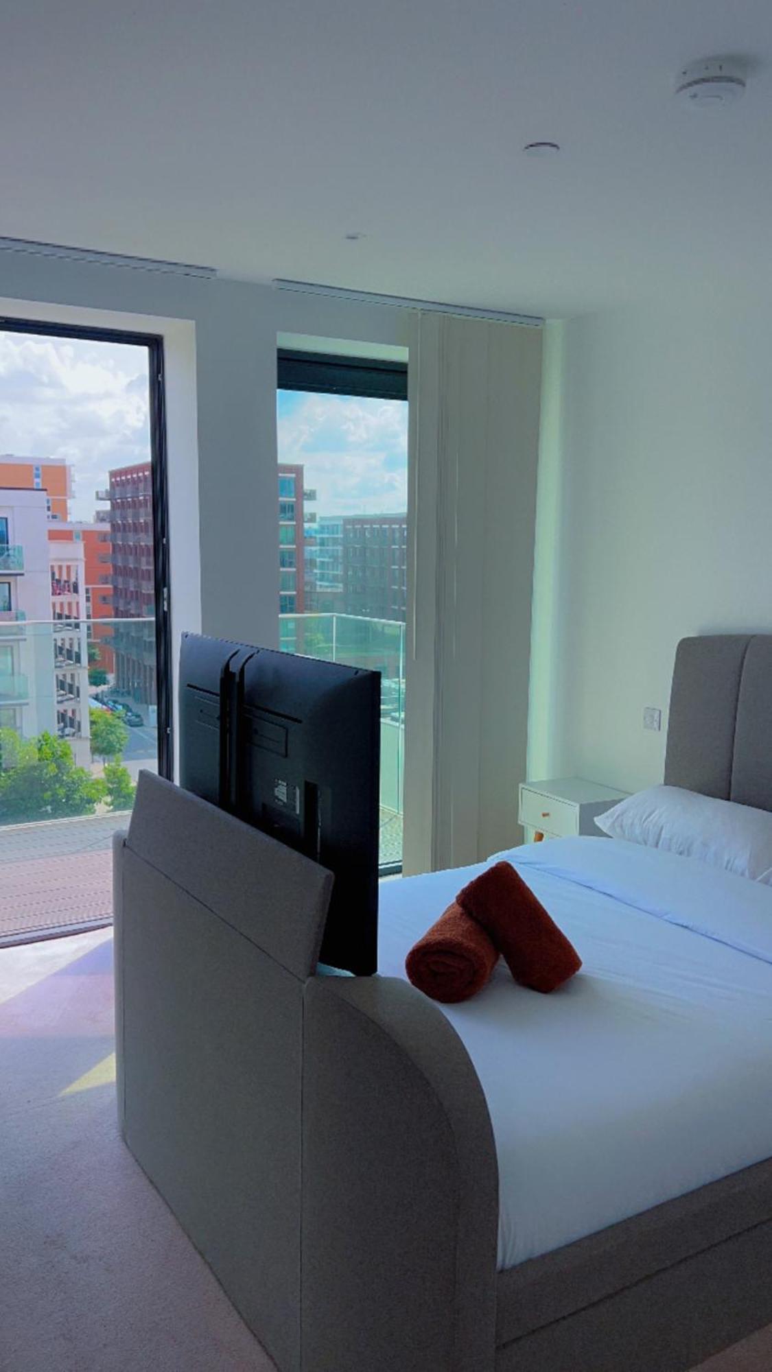 Ds Rentals - Entire 1 Bedroom Apartment London Exterior photo